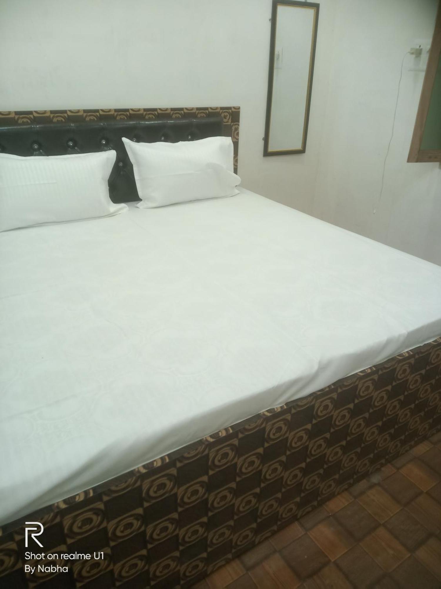 Shivaay Home Stay Варанаси Екстериор снимка
