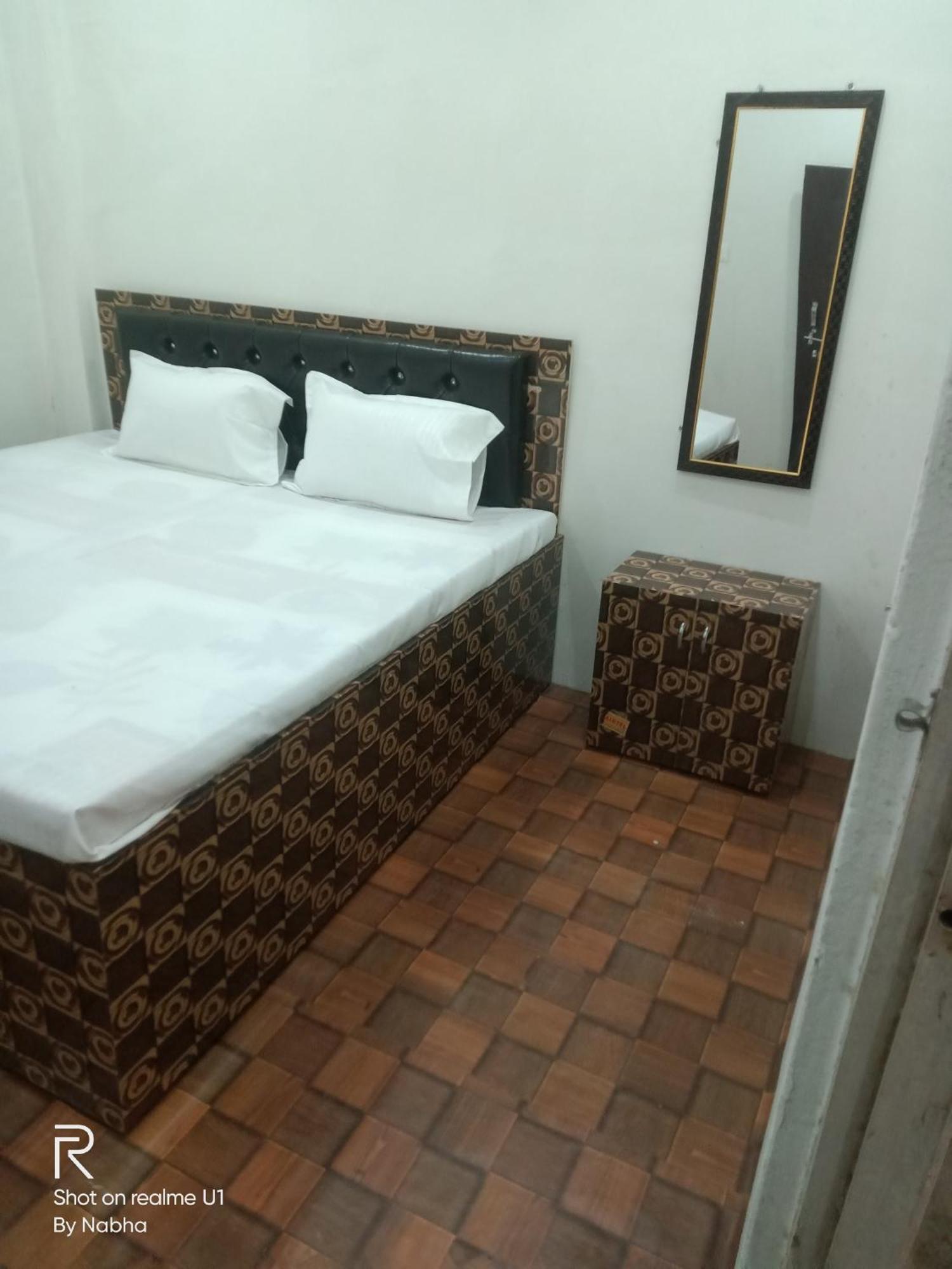 Shivaay Home Stay Варанаси Екстериор снимка