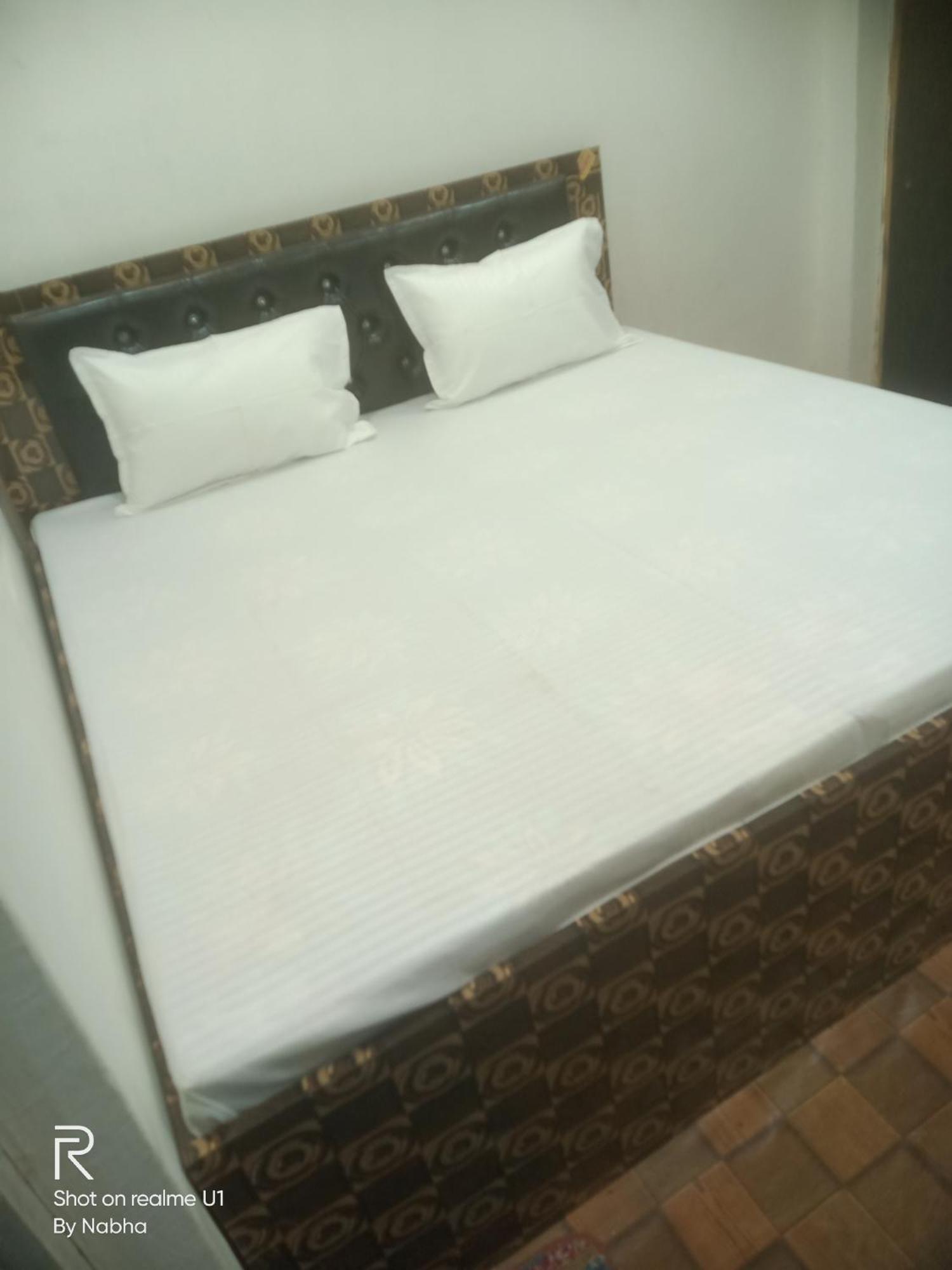 Shivaay Home Stay Варанаси Екстериор снимка